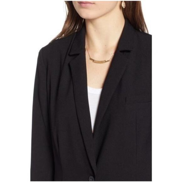 Treasure & Bond Crepe Relaxed Fit Front Button Closure Lightweight Blazer - Picture 4 of 8